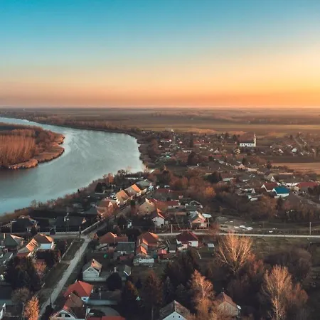 Szolovirag Vendeghaz Fadd