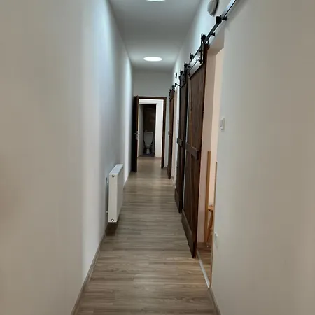 Szolovirag Vendeghaz * Fadd