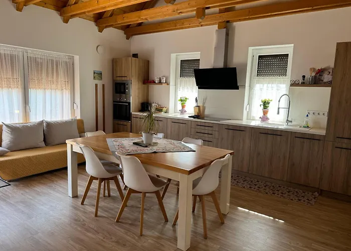 Apartment Szolovirag Vendeghaz